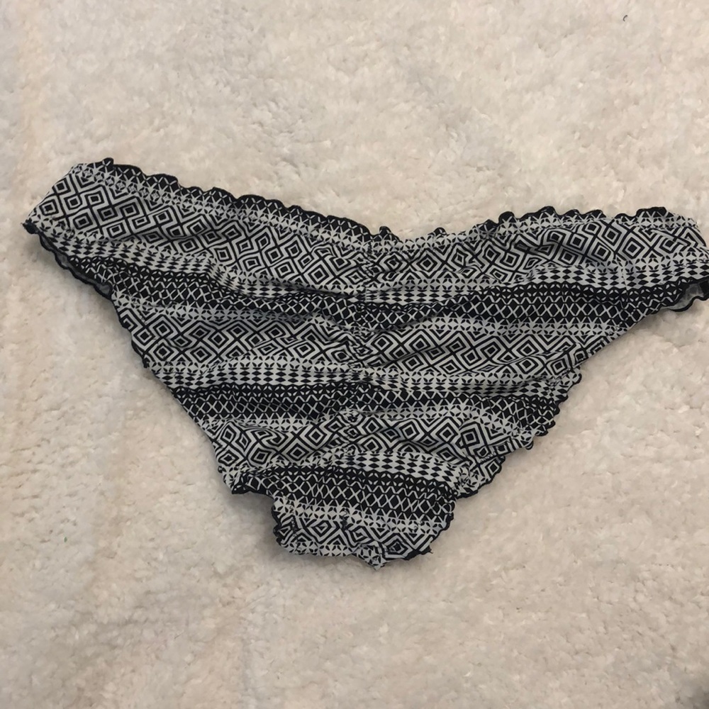 The Ruffle Cheeky bikini